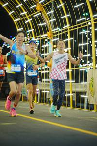 BIB: 201, 40993, 40243
                            <button type="button" onclick="openModal(22811005)" class="btn btn-primary btn-sm float-right btn-popup" data-toggle="modal" data-target=".modal-high-quality">
                        <i class="fas fa-shopping-cart"></i> Add to Cart
                    </button>
                                            <button type="button" onclick="isThisMe(22811005, true)" class="btn btn-success btn-sm float-right btn-popup btn-isme hidden" data-toggle="tooltip" data-placement="bottom" title="นี่คือรูปของคุณใช่ไหม คลิกที่นี่เพื่อเอาเข้าอัลบั้ม">
                        <i class="fas fa-plus"></i> Add to album
                    </button>
                    <button type="button" onclick="isThisMe(22811005, false)" class="btn btn-warning btn-sm float-right btn-popup btn-isnotme hidden">
                        <i class="fas fa-ban"></i> Remove from album
                    </button>